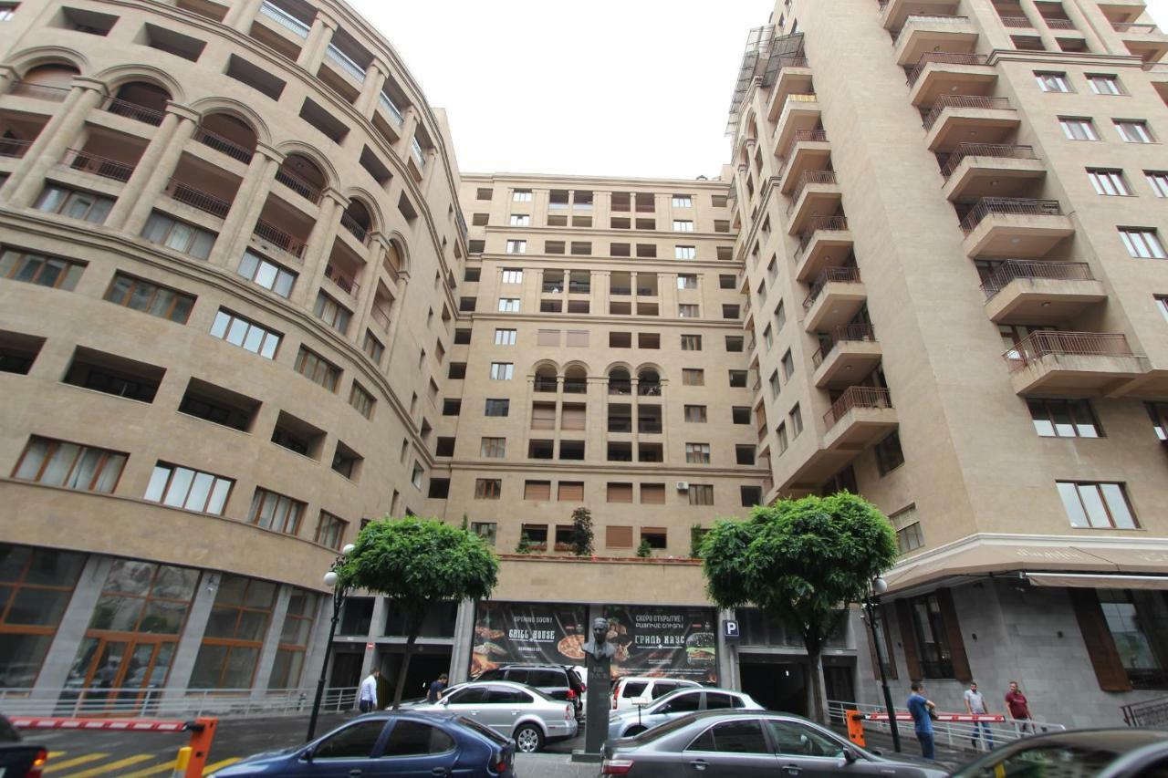 Apartments Emili Jerevan Exteriör bild